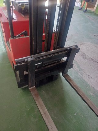 Carretilla elevadora 1500 fenwick con cargador
