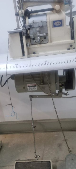 Máquina de coser puntadas decorativas