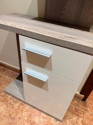 Mueble recibidor con espejo vertical