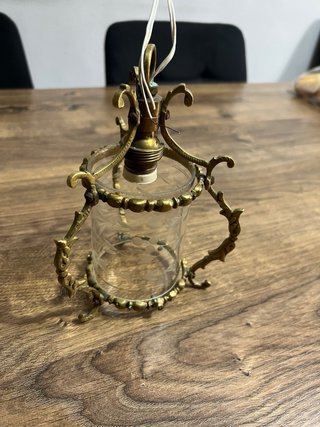 Farol de bronce antiguo con cristal grabado
