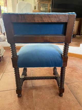 Silla antigua madera torneada tapizada azul