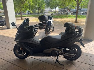 Kymco AK 550 Maxi Scooter Negra