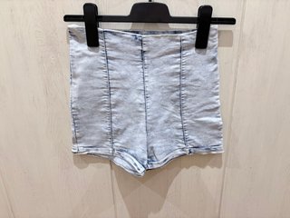 Pantalón corto efecto vaquero muy muy elástico