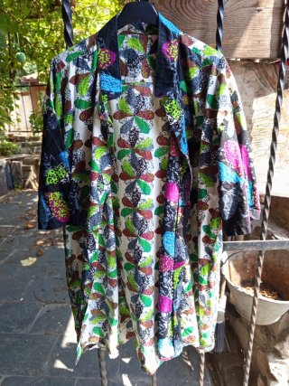 Conjunto de camisas y pantalones afro