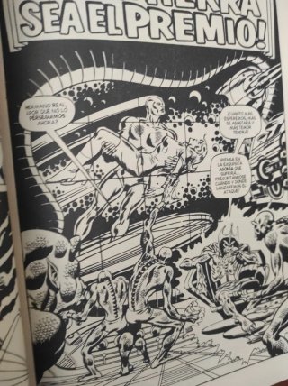 Clásicos Marvel blanco y negro. Estela plateada