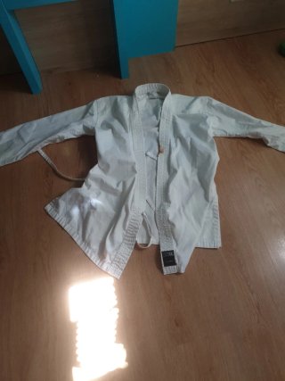 Traje de Judo Decathlon uno tiene una quemadura