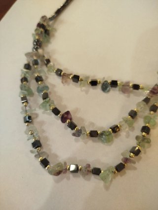 Collana donna pietre verdi e viola