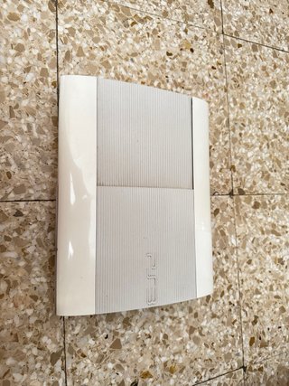 PlayStation 3 Super Slim Blanca + juegos+mando