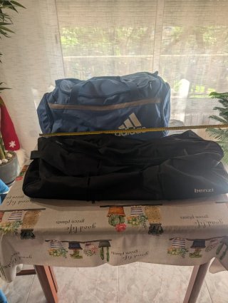 2 Grandi Zaini da Viaggio Adidas e Benzi