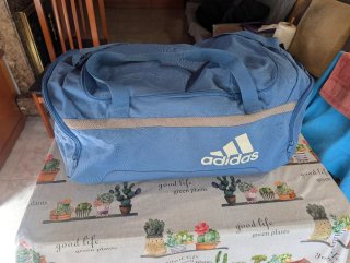 2 Grandi Zaini da Viaggio Adidas e Benzi