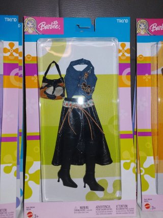 Barbie Fashions Trend. Mattel. Lotto di 15 set