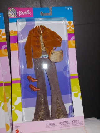 Barbie Fashions Trend. Mattel. Lotto di 15 set