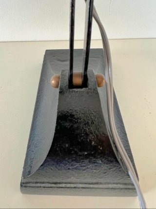 Lámpara de escritorio antigua metal negra