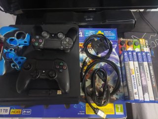 PS4 (PlayStation 4) Slim 1TB + 2 mandos+ 6 juegos