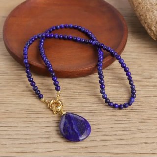 Colgante piedra natural lapizlazuli y dorado.