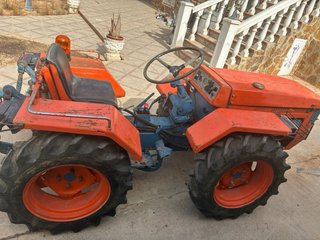 Tractor Antonio Carraro
