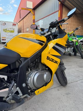 SUZUKI GS 500 F A2 2004 .