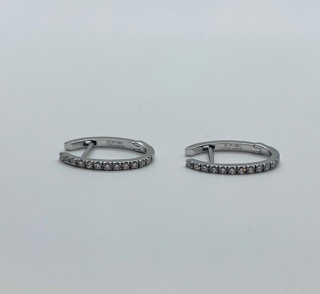 PENDIENTES CON DIAMANTES ORO BLANCO 18K. Peso 3.28