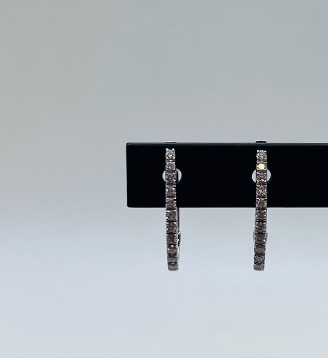 PENDIENTES CON DIAMANTES ORO BLANCO 18K. Peso 3.28
