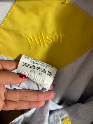Abrigo amarillo