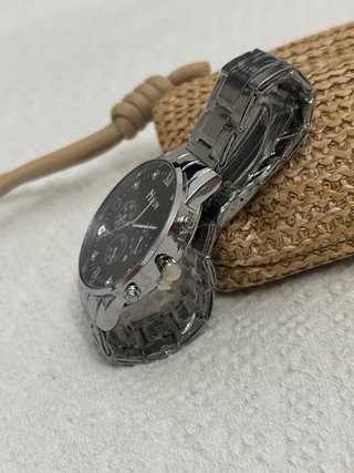 Reloj MUN Negro y Plateado