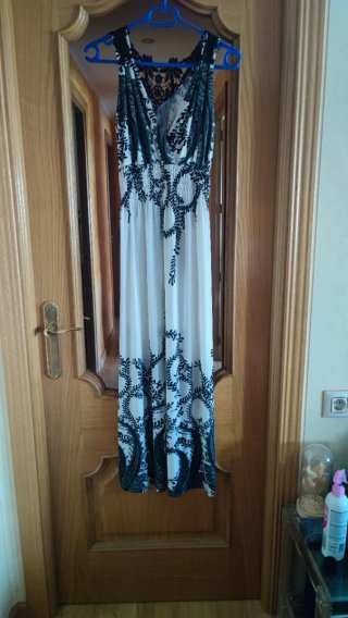 Vestido largo blanco y negro