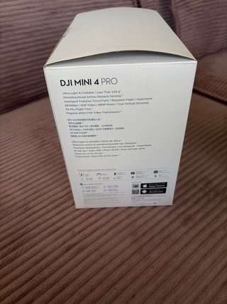 DJI Mini 4 Pro Fly More Combo RC 2