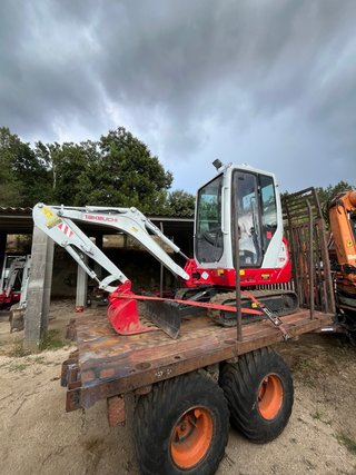 Retroexcavadora Takeuchi TB216