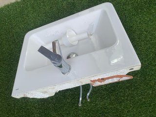 Lavabo de baño de porcelana blanco