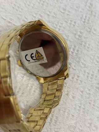 Reloj IKON Negro y Dorado