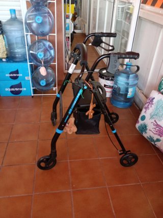 Andador para personas mayores plegable