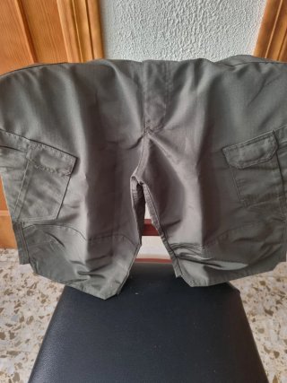 Pantalón corto cargo verde