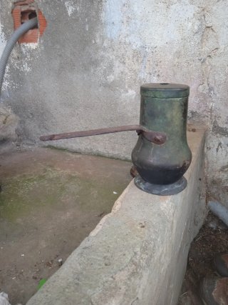 Cafetera antigua de cobre