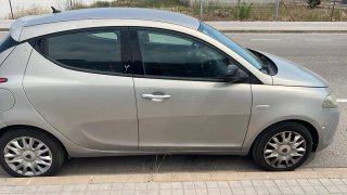 lacia ypsilon 2012