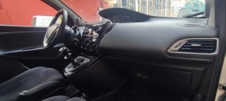 lacia ypsilon 2012