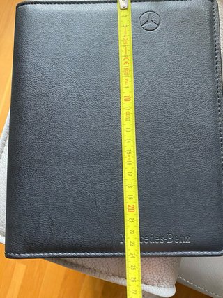 Cartera porta-documentos Mercedes-Benz Negra piel.