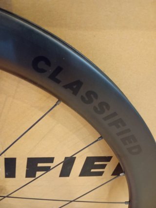Juego de Ruedas Classified R50