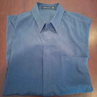 Camisa azul de verano con boton recambio  fresca