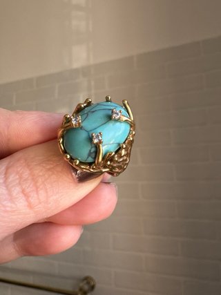 Anello con Turchese e Dettagli Oro