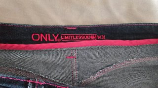 Bermudas ONLY slim azul con pespuntes rosa
