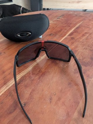 Gafas Oakley Sutro Rojas