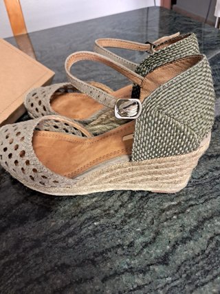 Sandalias Corina Beige y Verde