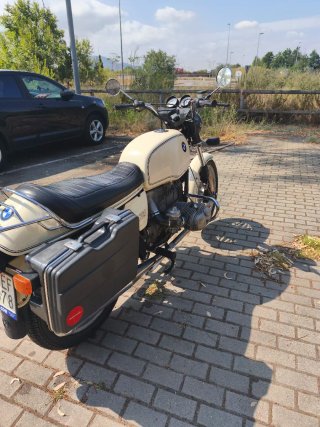 BMW R100 Clásica Beige/Negra