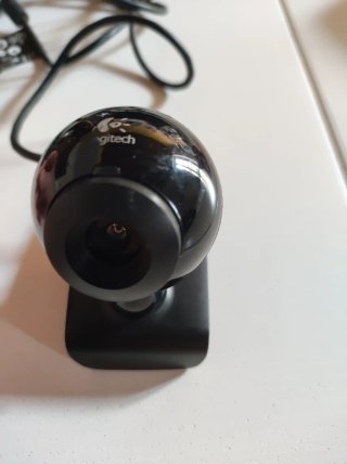 Webcam Logitech e Trust Nera
