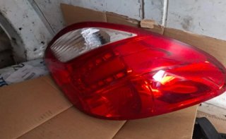 Faro trasero derecho peugeot 207 y 207+