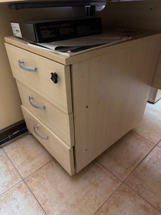 Silla de oficina en piel como nueva
