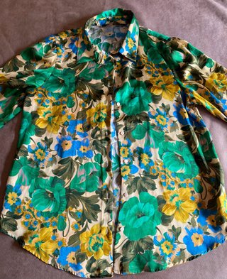 Camisa Zara floral M satinada