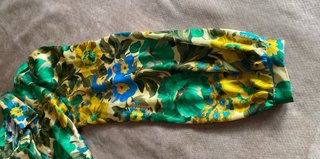 Camisa Zara floral M satinada