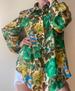 Camisa Zara floral M satinada