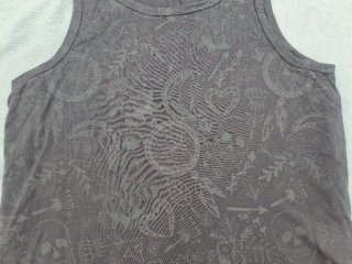 Camiseta T M. Medidas en descripción